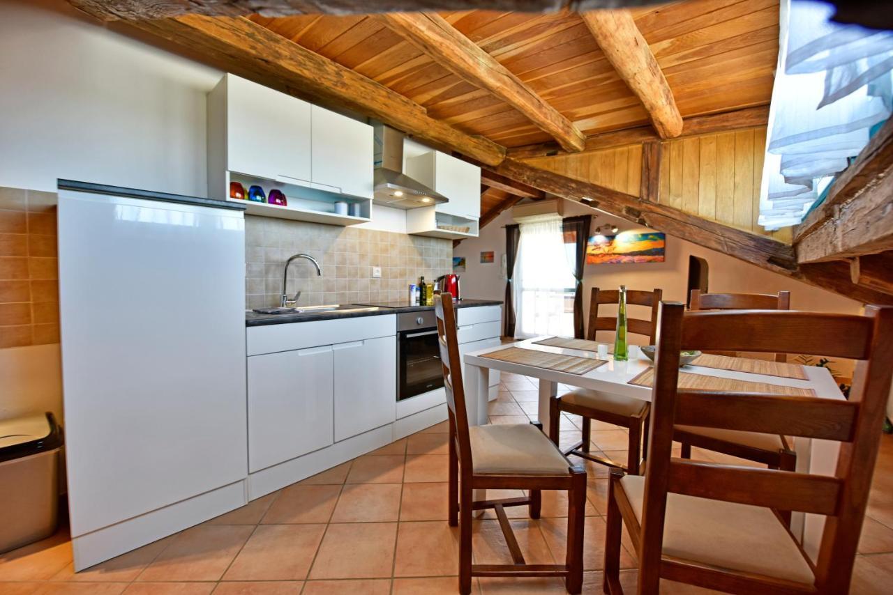 Alavanda Porec - App S Bazenom Exterior foto